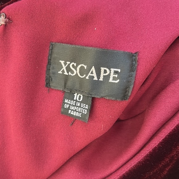 XScape Burgundy Velvet Tulip Hem Dress Maxi Gown Draped Skirt Sleeveless size 10 - Picture 8 of 8